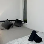 Leisure Studio Flat In Golders Green