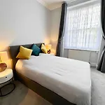 Spacious 2 Bed Apartment In The Heart Of Kensington