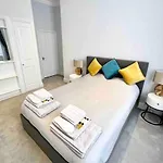 Spacious 2 Bed Apartment In The Heart Of Kensington