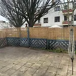 Room In Apartment In Greather London