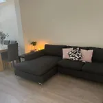 Entire 5 Bedroom Home With Garden - Sleeps 9
