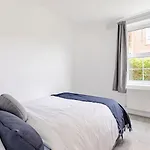 Lovely 3 Bedroom Flat In North London