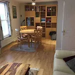 London Sw19 2 Bed 2 Bath Private Flat