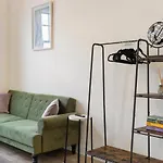Hamburg Suite Gf1Br 1Ba By Bus Stop In Acton 8