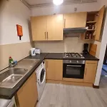 Flat 8 Near Westfield Centre, 1 Bedroom, 1 Bathroom Flat