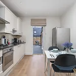 Luxury 2 Bedroom Apartment On Portobello Road