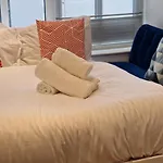Lovely 1-Bed Apartment In London
