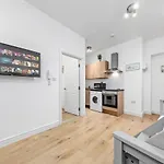 Canary Wharf Apartments