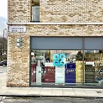 2Bdr Modern Apartment In Hammersmith West London