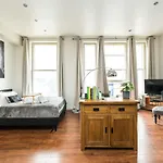 Cozy Studio / Earls Court / Kensington