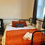 Spacious Studio Flat In Central London