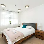 Amazing 2 Bedroom / Earls Court / Kensington