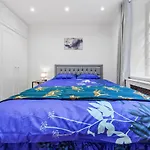 Modern Flat In London