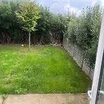 2 Bed Apartment With Garden & Parking West London