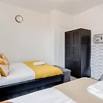 Deluxe 1 Bed Apartment - Battersea, Nine Elms & Vauxhall