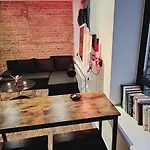 Cosy Studio Flat In North London
