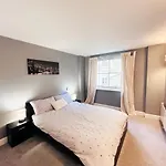 Amazing Flat Near South Kensington - 2 To 3 Bedrooms
