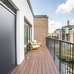 Modern Chelsea Apartment