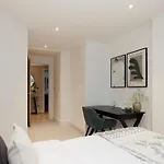 The Limehouse Cut Place - Spacious 2Bdr Flat With Balcony