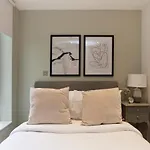 The Limehouse Cut Place - Spacious 2Bdr Flat With Balcony