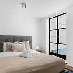 Holborn London & City Apartment With Patio - Cityapartmentstay