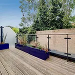 Vw5 - Luxury 3 Bed Townhouse With Parking