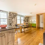 Pass The Keys Gorgeous 3-Bed With Large Roof Terrace, Very Central