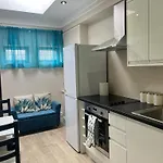 Jan\'S Haven , Lovely One Bed Flat With 2Beds And Free Parking