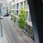 2 Bedroom Central London Apartment Modern And Stylish