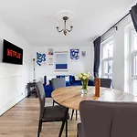 Arte Stays - 3-Bedroom Bright House London, Haggerston, Garden, Parking, 8 Min Walk To Haggerston Station, Weekly Or Monthly Stays, Serviced Accommodation - 7 Guests