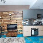 New Stylish Studio Flat Near Woolwich Tube