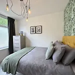 Chic 5-Br, All Ensuites With Tvs