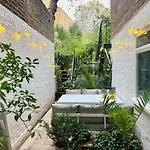Beautiful 2 Bed Flat In South Kensington
