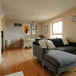 Luxurious Top Floor 2 Bedroom By Westfield And Abba!