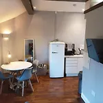 Self-Contained Studio In Central London Property Unit 4