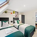 Stunning Flat In Fulham - Great Views!- Sleeps 6