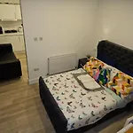 Luxury 1-Bed Apartment In London