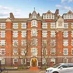Regent\'S Park Apartment
