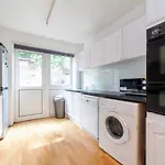 Stunning 3 Bed House With Private Garden, Woolwich