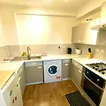 Tow Bedroom Apartment In Central London