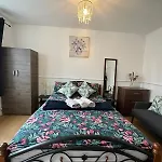 Modern 2 bedroom flat, 2 minutes walk to Bethnalgreen station
