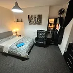 Whitechapel Station Rooms R1