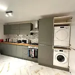 Central London Zone 1 Apartment