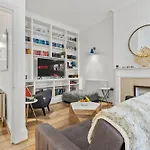 Parea Living - South Kensington, Elegant 1-Bedroom Flat, Wfh Desk