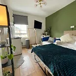 Fulham Studio Flat