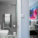Luxury 6 Bedroom House In Star Street