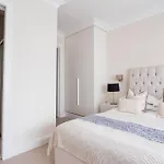 Elm Park Apartment - 2 Bed Chelsea Apartment