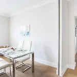 Elm Park Apartment - 2 Bed Chelsea Apartment
