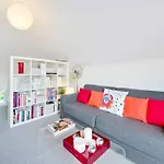 Zone 1! 2 Bed Duplex Apartment!