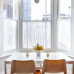 Refurbished Stjohns Hill Apartment